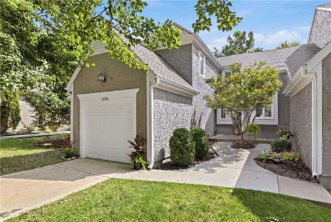 Photo of 12546 Broadmoor Street, Overland Park, KS 66209 (MLS # 2636760)