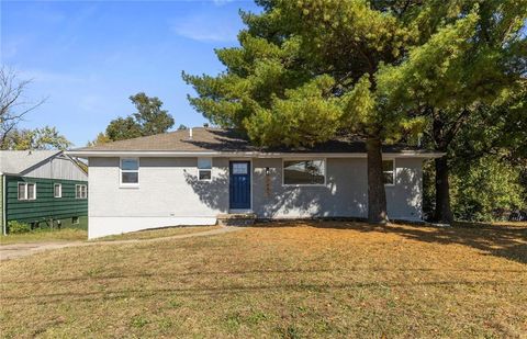 Photo of 3440 E 63rd Street, Kansas City, MO 64130 (MLS # 2584307)