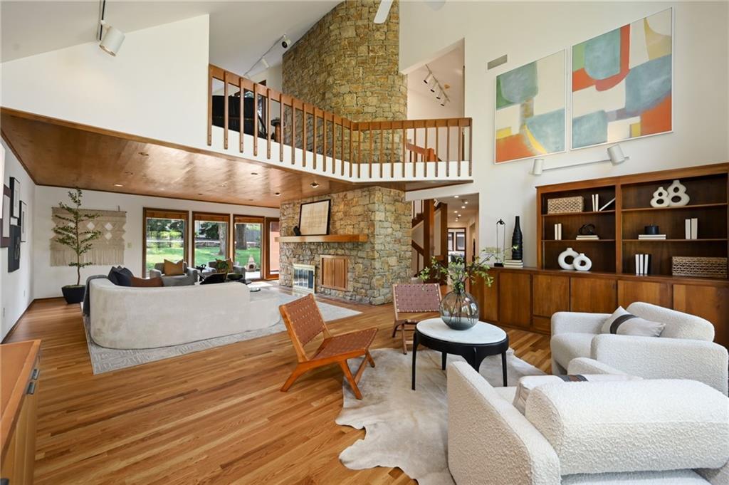 9964 Hemlock Drive