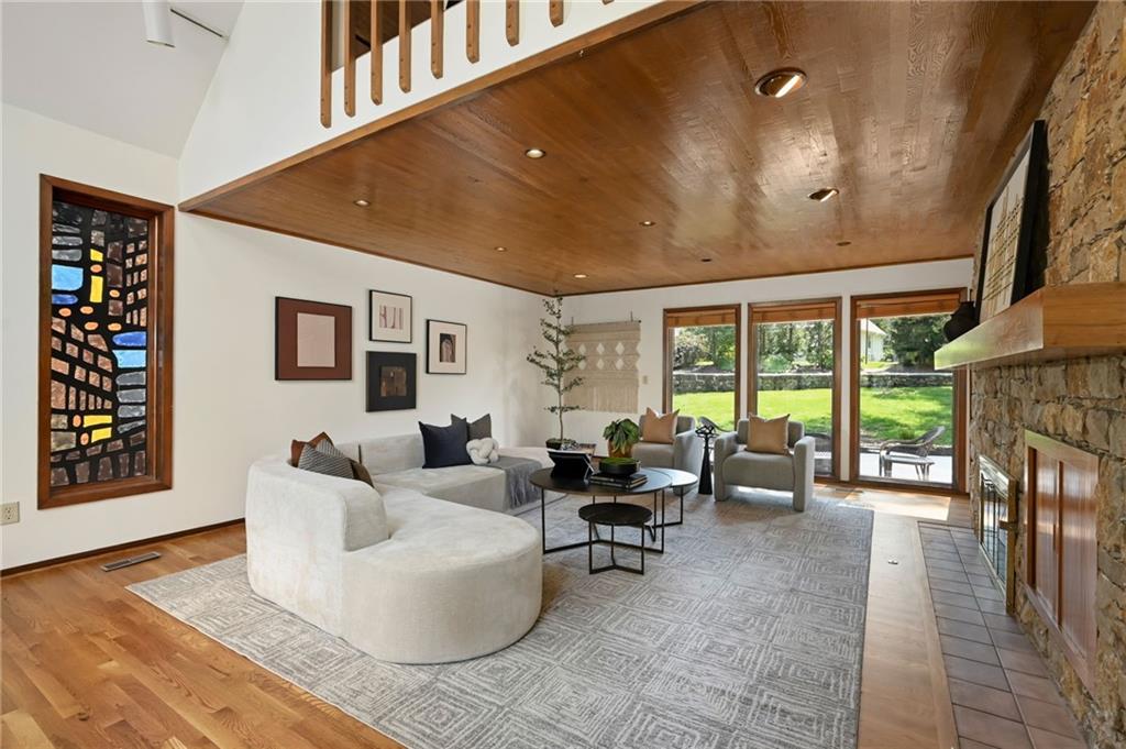 9964 Hemlock Drive