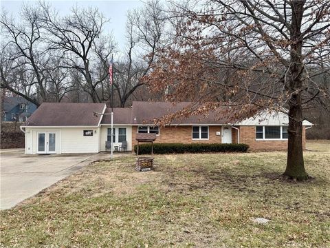 7000 NW Waukomis Drive Kansas City MO 64151