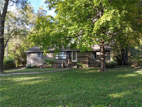 Photo of 9318 E 79th Street, Raytown, MO 64138 (MLS # 2648332)