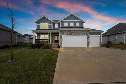 334 NW Ambersham Drive Lee's Summit MO 64081
