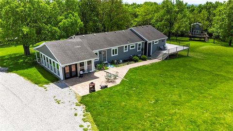 Photo of 7004 N Coventry Avenue, Kansas City, MO 64151 (MLS # 2619238)
