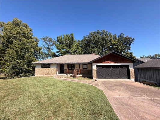 234 N WINNEBAGO DR, LAKE WINNEBAGO, MO 64034 - Image 3e9ff27f9ade6c2bfedebf5688aa7ccc/1933467197