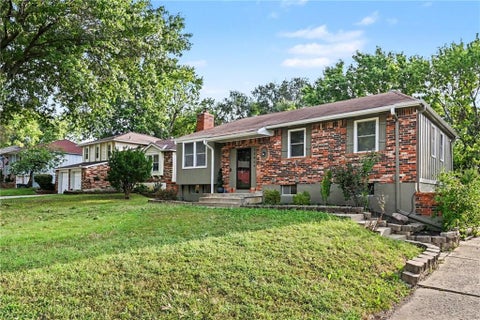 Photo of 12809 S RAINTREE Drive, Olathe, KS 66062 (MLS # 2643875)