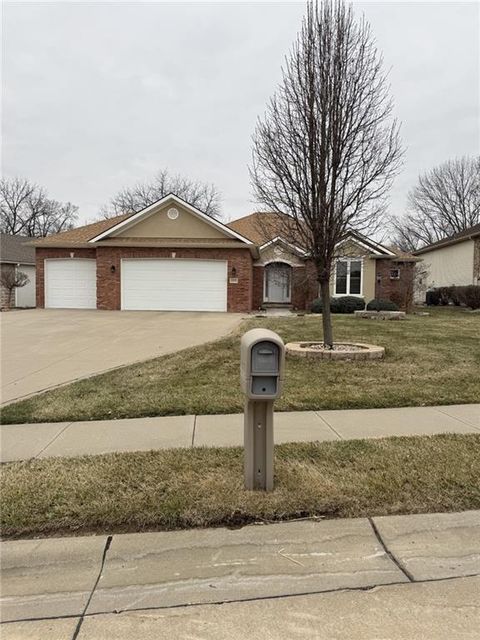4101 Hidden Valley Drive, St Joseph, MO 64506 - #: 2527692
