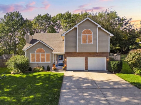 Photo of 1718 Aspen Lane, Excelsior Springs, MO 64024 (MLS # 2648184)