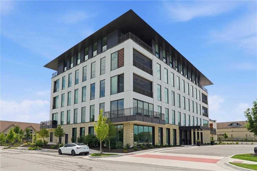 4951 W 134 Street 201