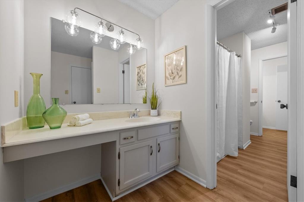 6242 Rosewood Street