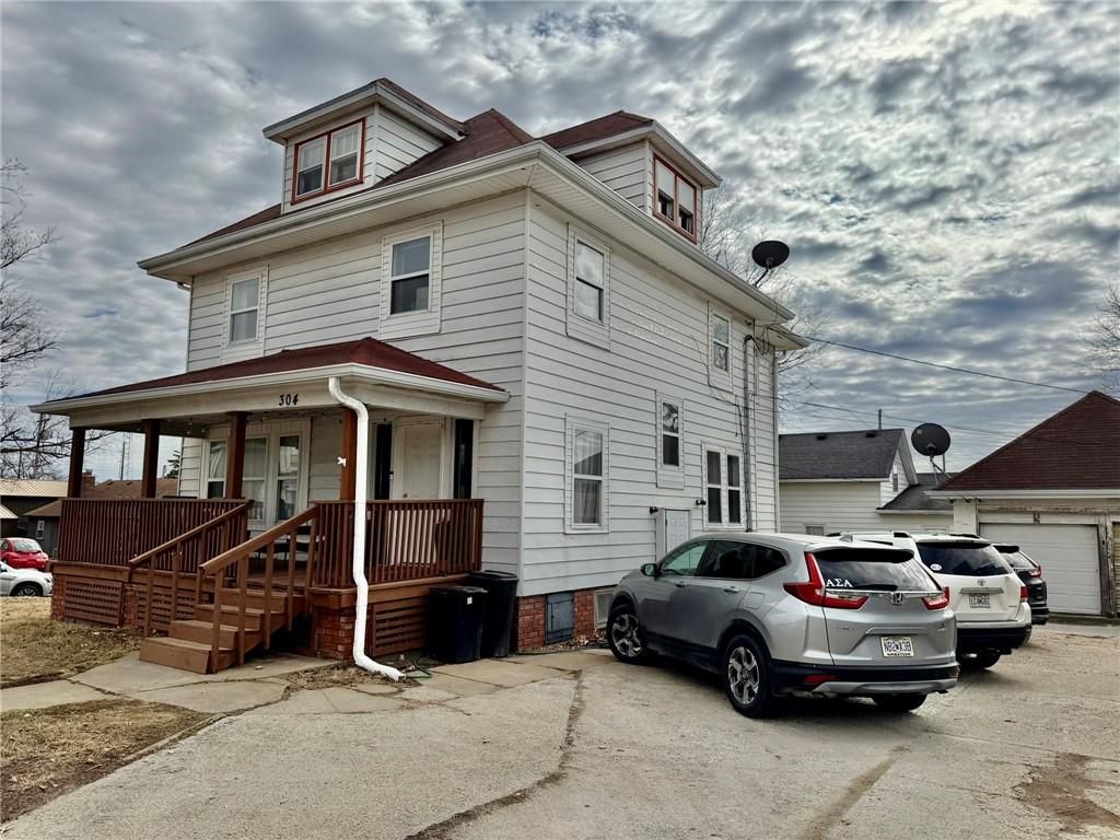 Photo of 304 W 7th Street, Maryville, MO 64468 (MLS # 2602893)