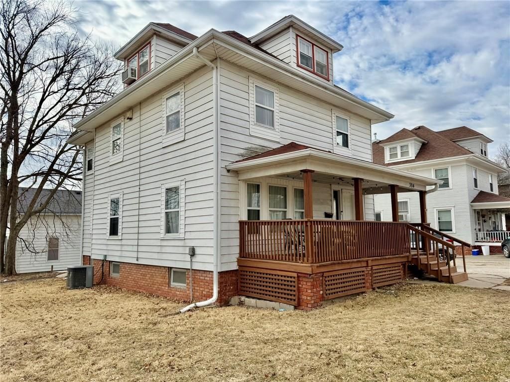 Photo of 304 W 7th Street, Maryville, MO 64468 (MLS # 2602893)