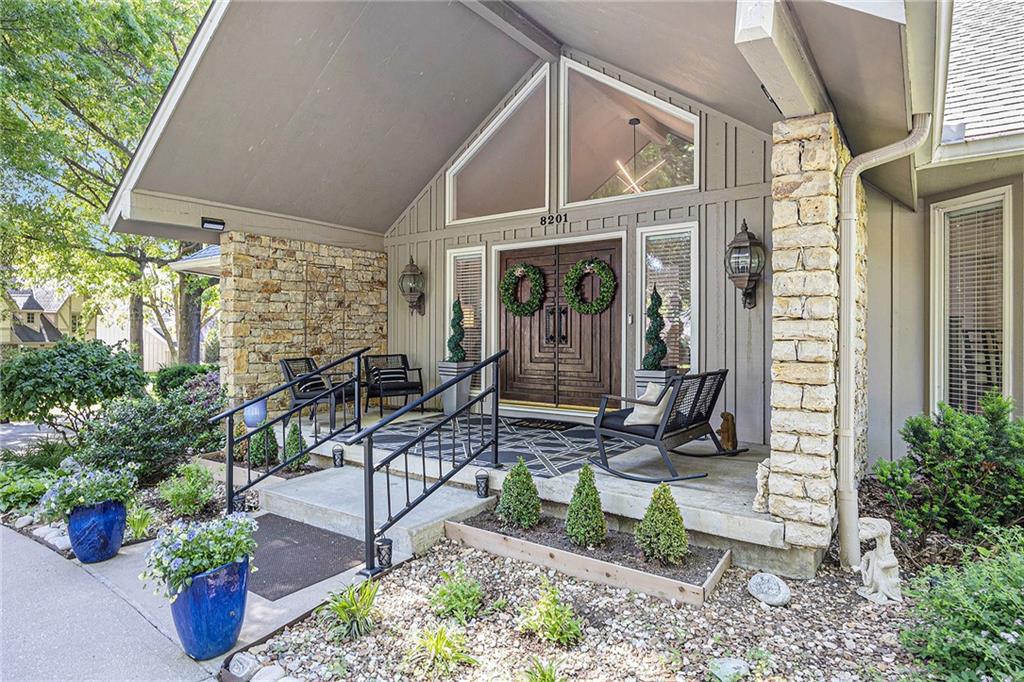 8201 W 100th Terrace