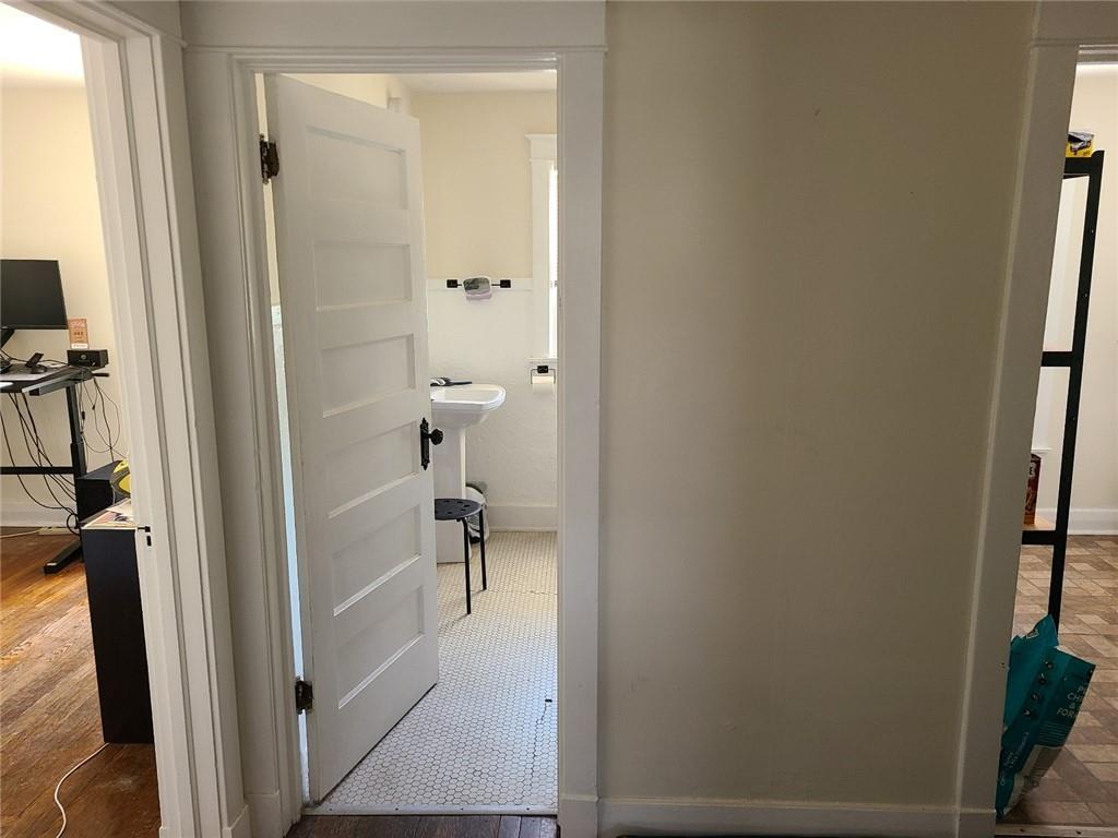 835 W 39TH Terrace