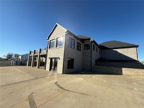 16294 Eastlake Drive Lexington MO 64067