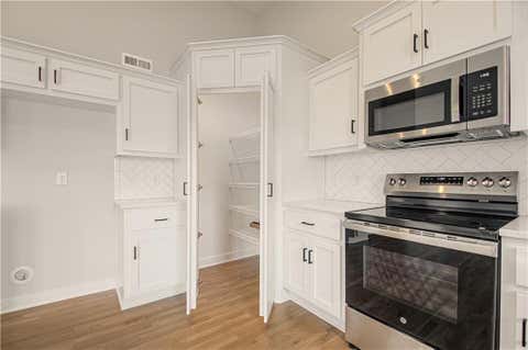 Tiny photo for 1038 Fir Lane, Liberty, MO 64068 (MLS # 2636616)