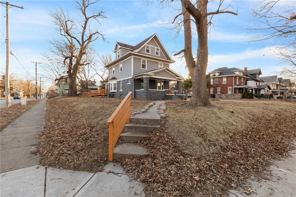 Photo of 2961 Lockridge Avenue, Kansas City, MO 64128 (MLS # 2597578)