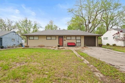 Photo of 7505 E 111th Terrace, Kansas City, MO 64134 (MLS # 2609720)