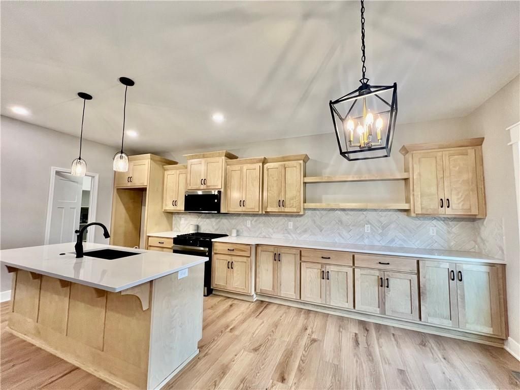 Photo of 1913 Longview Drive, Liberty, MO 64068 (MLS # 2584323)