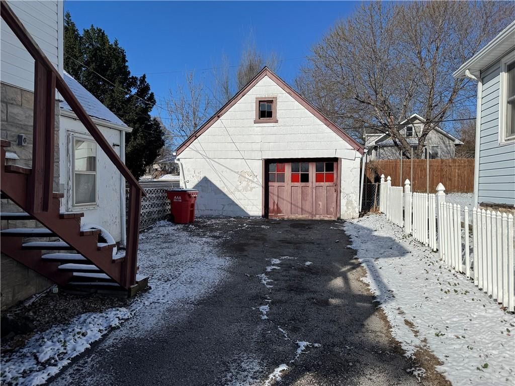 Photo of 644 S Lake Drive, Independence, MO 64053 (MLS # 2607547)