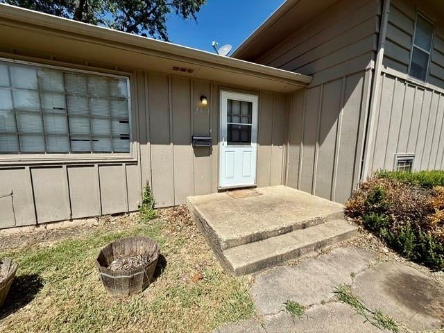 2911 & 2913 Belle Haven Drive