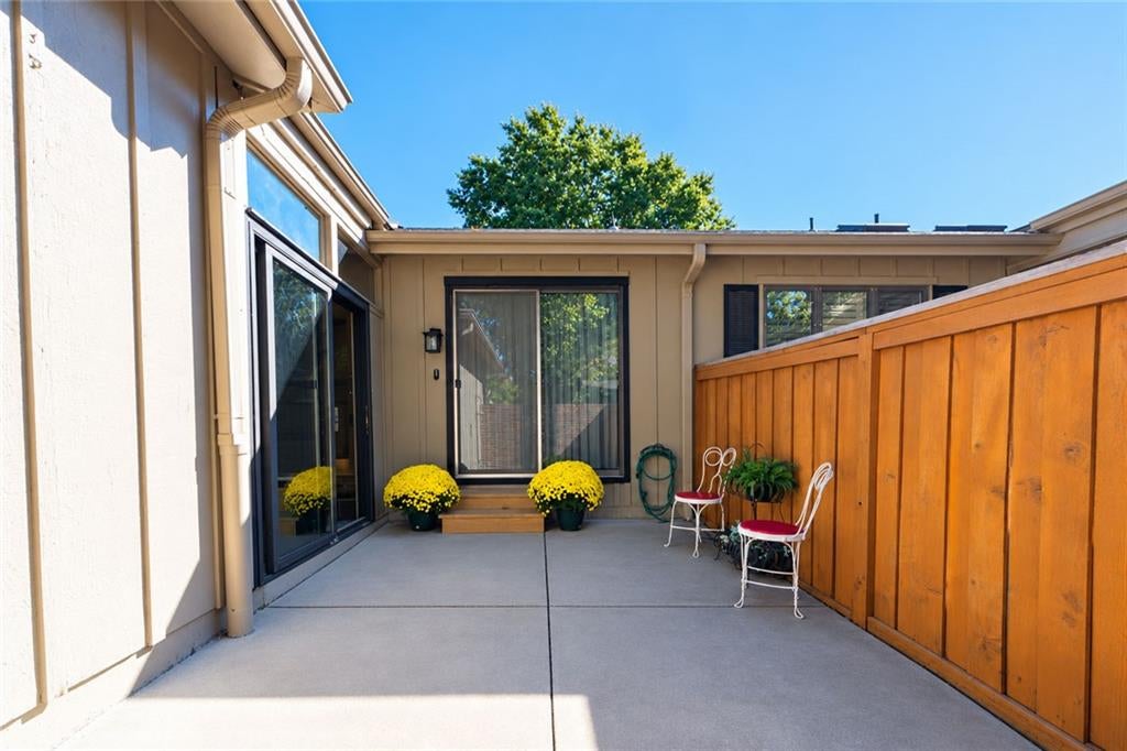2214 CONDOLEA Terrace