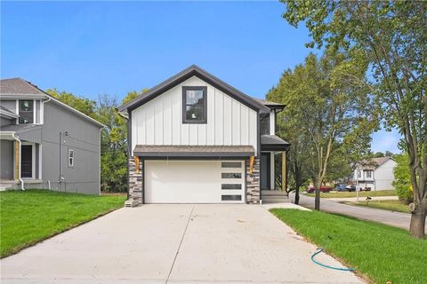 Photo of 11226 N Oak Trafficway, Kansas City, MO 64155 (MLS # 2582710)