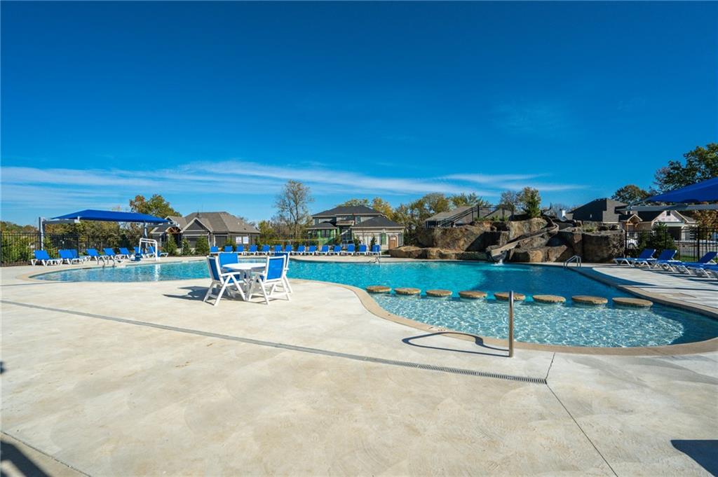 2218 NW Killarney Lane