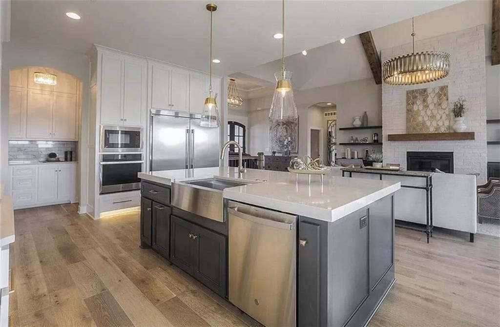 2218 NW Killarney Lane