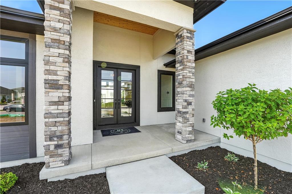 2218 NW Killarney Lane