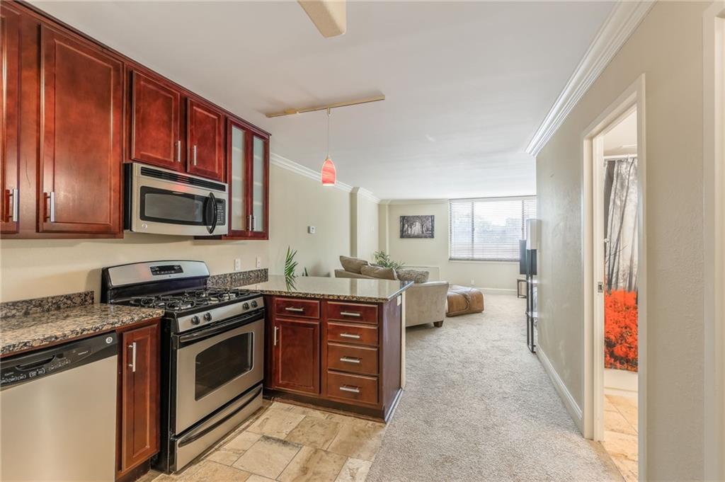 700 E 8TH #4S Street