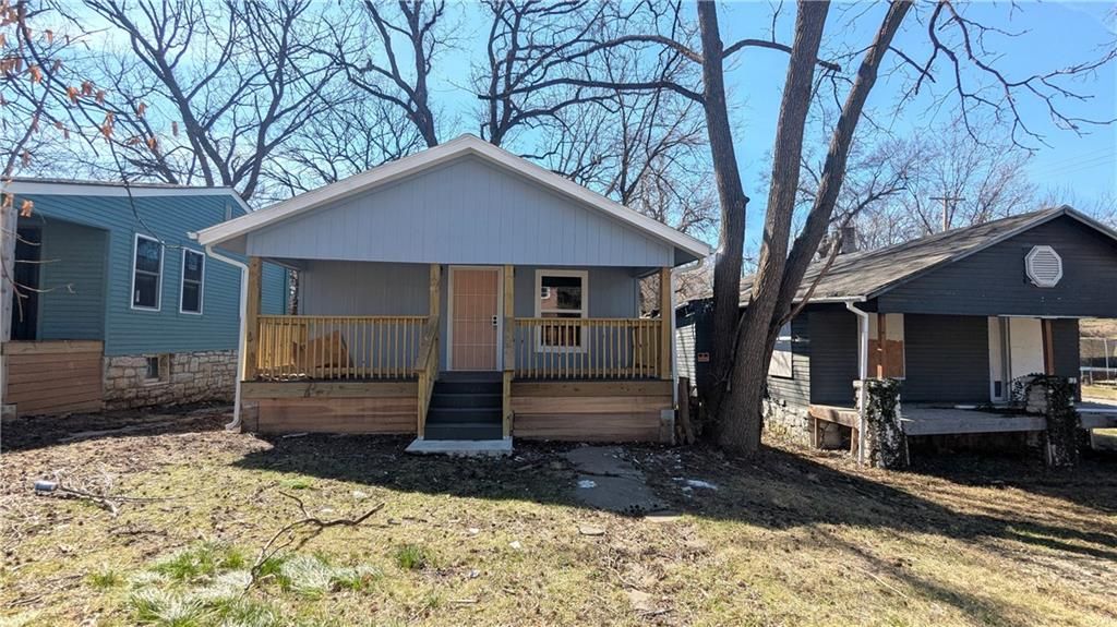 Photo of 3403 E 62nd Street, Kansas City, MO 64130 (MLS # 2608064)