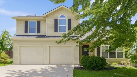 3703 Clayton Drive, Leavenworth, KS 66048 - #: 2561720