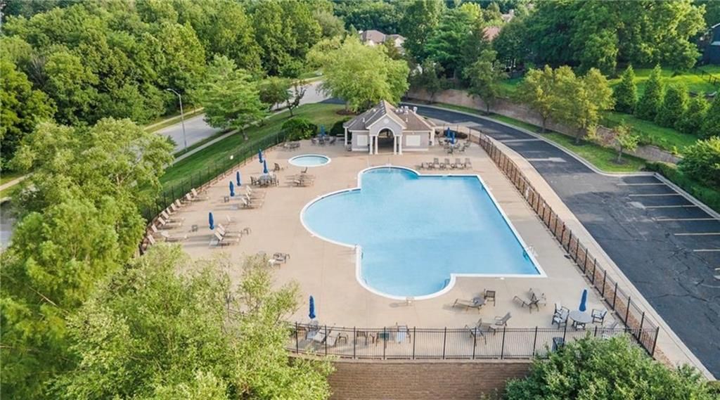 Photo of 1416 NW 59th Street, Kansas City, MO 64118 (MLS # 2598315)