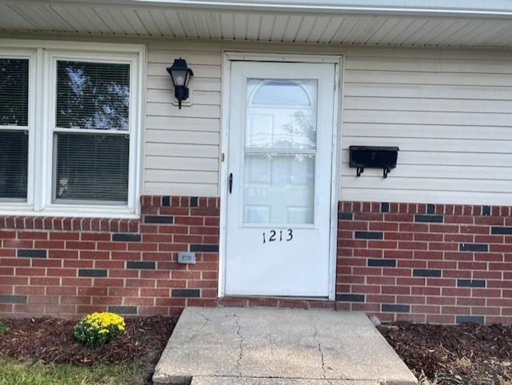 Photo of 1213 W Chestnut Street, Savannah, MO 64485 (MLS # 2598792)