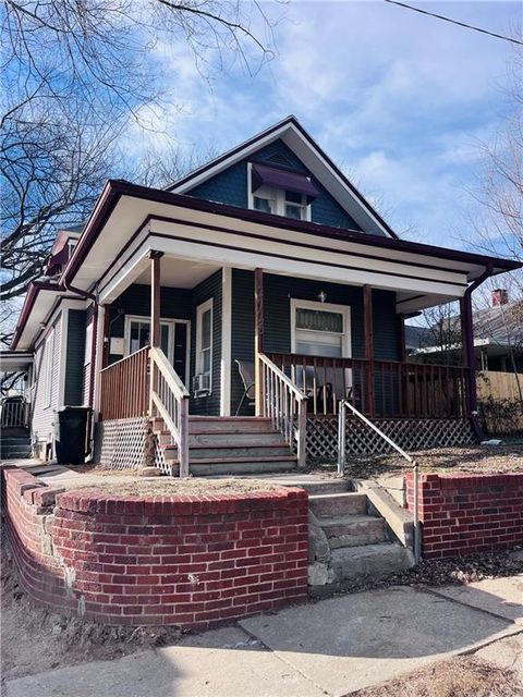 Photo of 2726 S 20th Street, St Joseph, MO 64503 (MLS # 2612750)