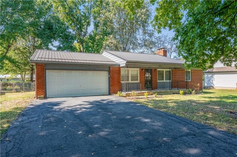 Photo of 423 Olive Street, Windsor, MO 65360 (MLS # 2647650)
