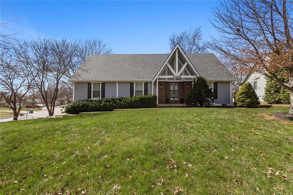 Photo of 6406 OAKVIEW Street, Shawnee, KS 66216 (MLS # 2608020)