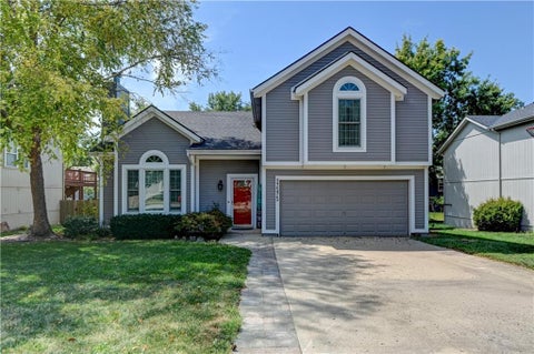 Photo of 17575 W 111th Court, Olathe, KS 66061 (MLS # 2639663)