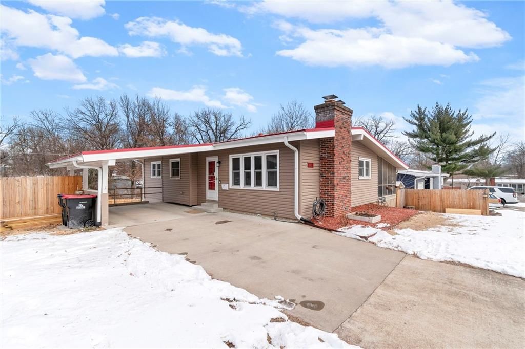 Photo of 903 E Clark Street, Warrensburg, MO 64093 (MLS # 2597291)