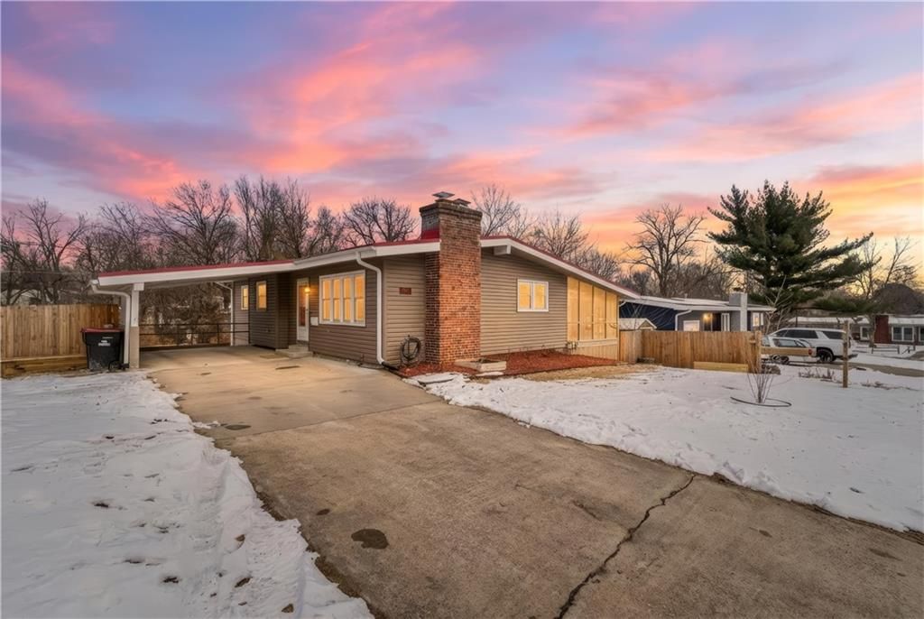 Photo of 903 E Clark Street, Warrensburg, MO 64093 (MLS # 2597291)