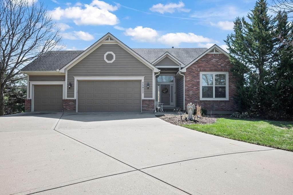 Photo of 15917 E 29th Street Court S, Independence, MO 64055 (MLS # 2607616)