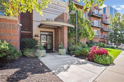 Photo of 4521 Wornall Road #201, Kansas City, MO 64111 (MLS # 2645404)