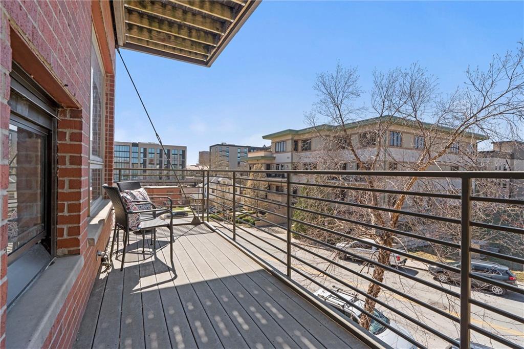 4521 Wornall Road 201