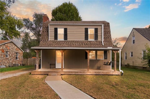 Photo of 624 W 29th Street, Higginsville, MO 64037 (MLS # 2648295)