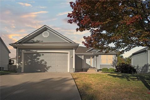 Photo of 1944 S 47th Terrace, Kansas City, KS 66106 (MLS # 2583673)