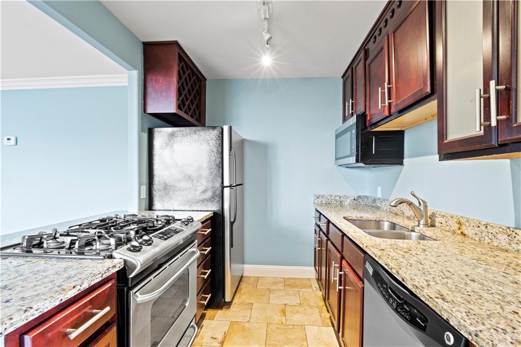 700 E 8th Street 11 T