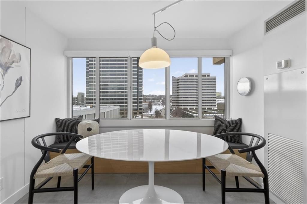 Photo of 2510 Grand Boulevard #1102, Kansas City, MO 64108 (MLS # 2598343)