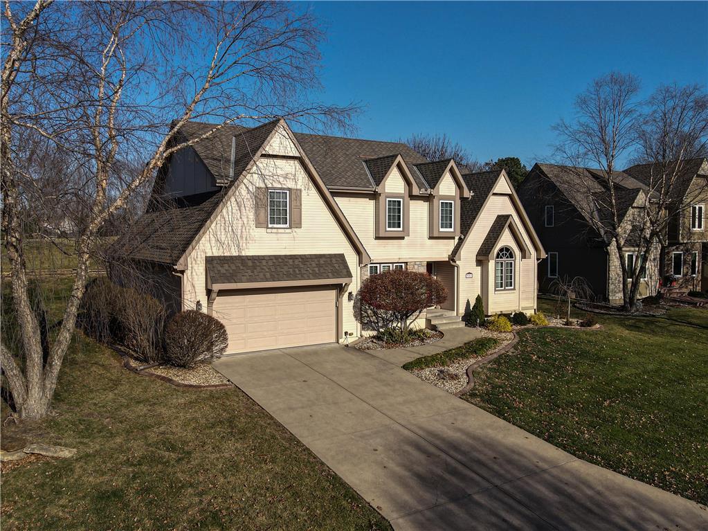 Photo 1 of 47 — 951 NW High Point Drive, Lee's Summit, MO 64081