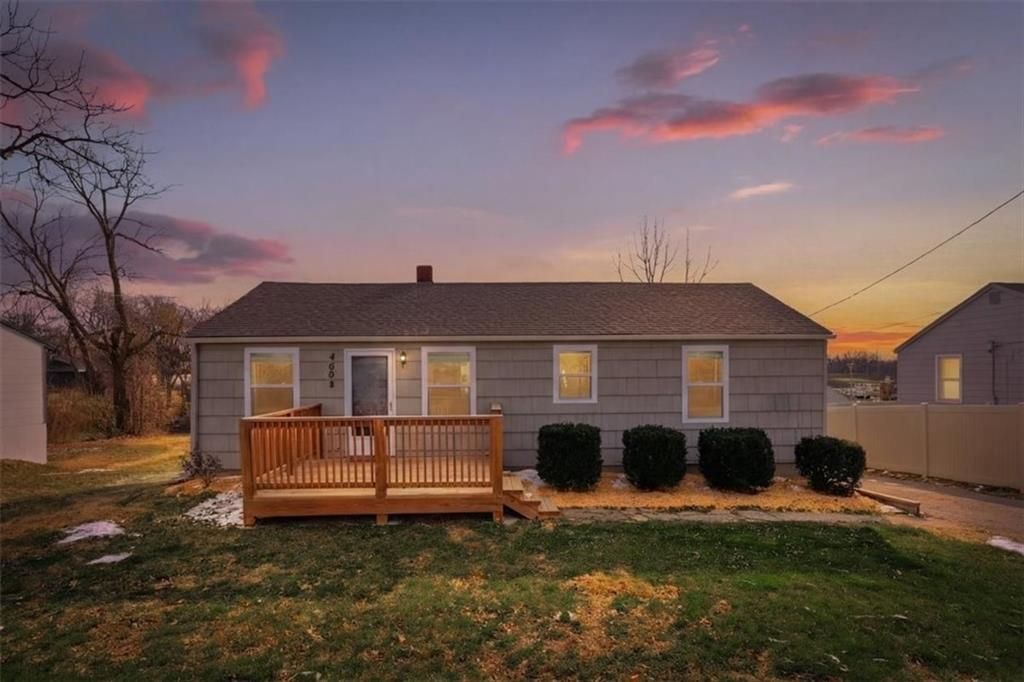 Photo of 5609 N Walnut Street, Kansas City, MO 64118 (MLS # 2607727)